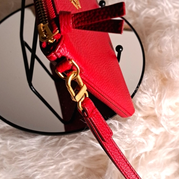 Tory Burch Britten Wristlet Large Zip Pouch